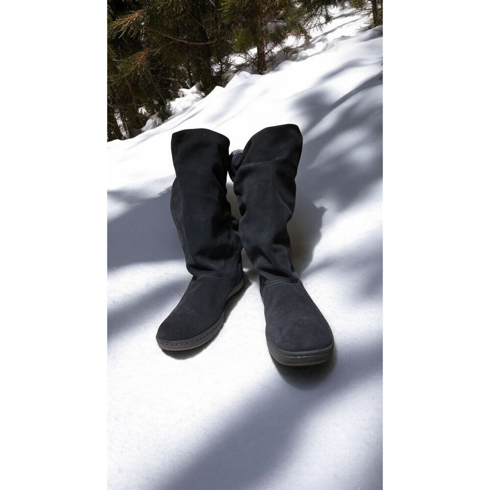 Nike boots and beanie hat